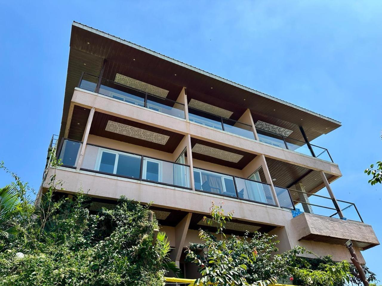 Hollywood Palace Resort Panchgani Exterior photo