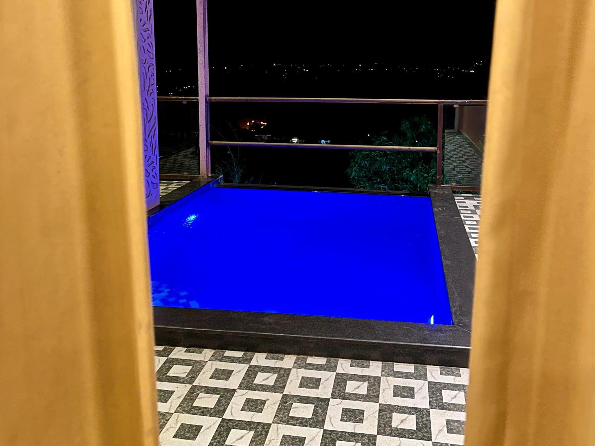 Hollywood Palace Resort Panchgani Exterior photo